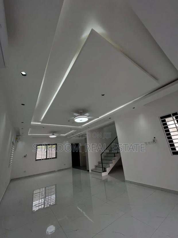 4bdrm Duplex in West Trassacco, East Legon for rent · Photo 5
