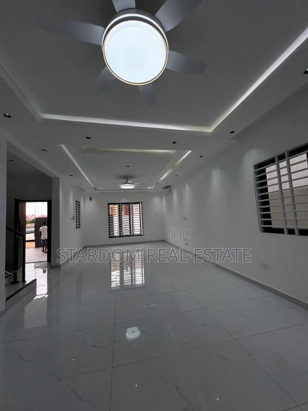 4bdrm Duplex in West Trassacco, East Legon for rent · Photo 6