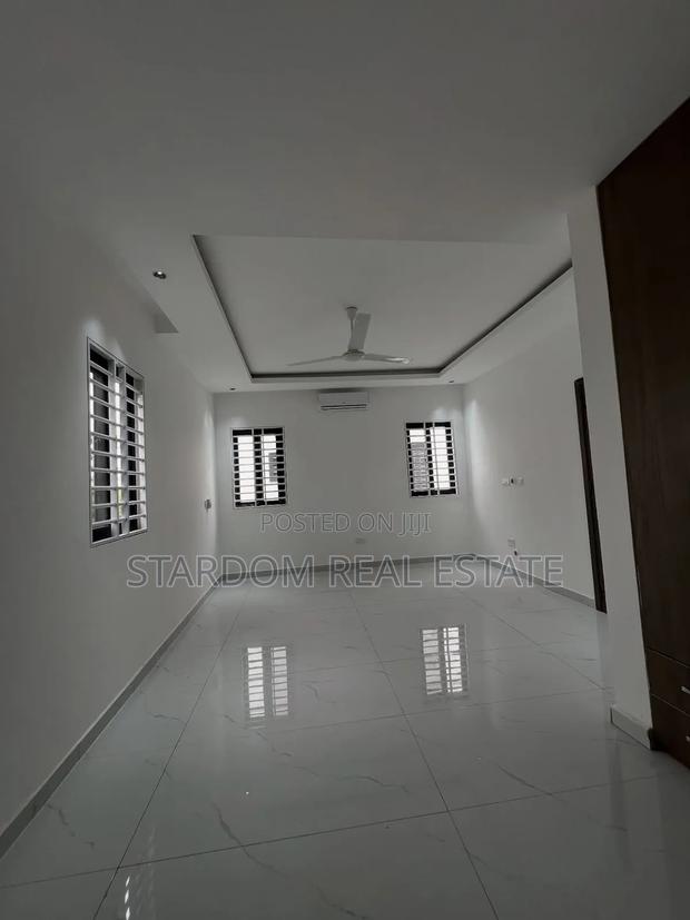 4bdrm Duplex in West Trassacco, East Legon for rent · Photo 8