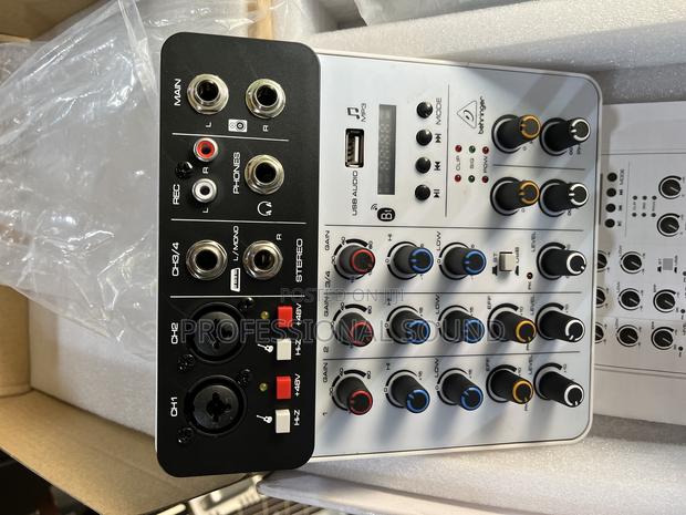 4-Input Mic Live Mixer · Photo 2