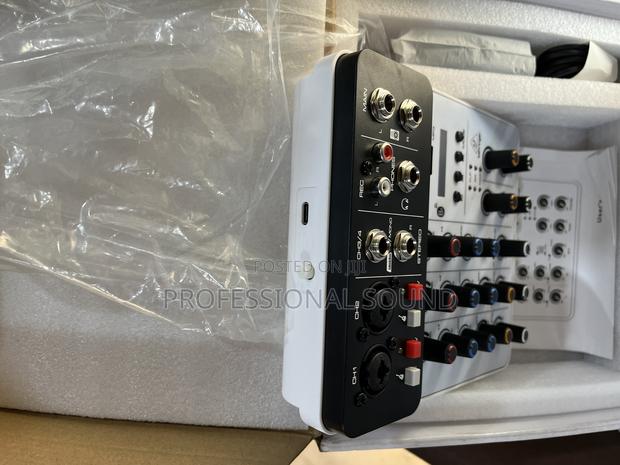 4-Input Mic Live Mixer · Photo 3