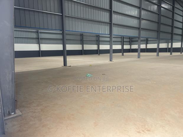 2200 SQM at Tema for Rent · Photo 3