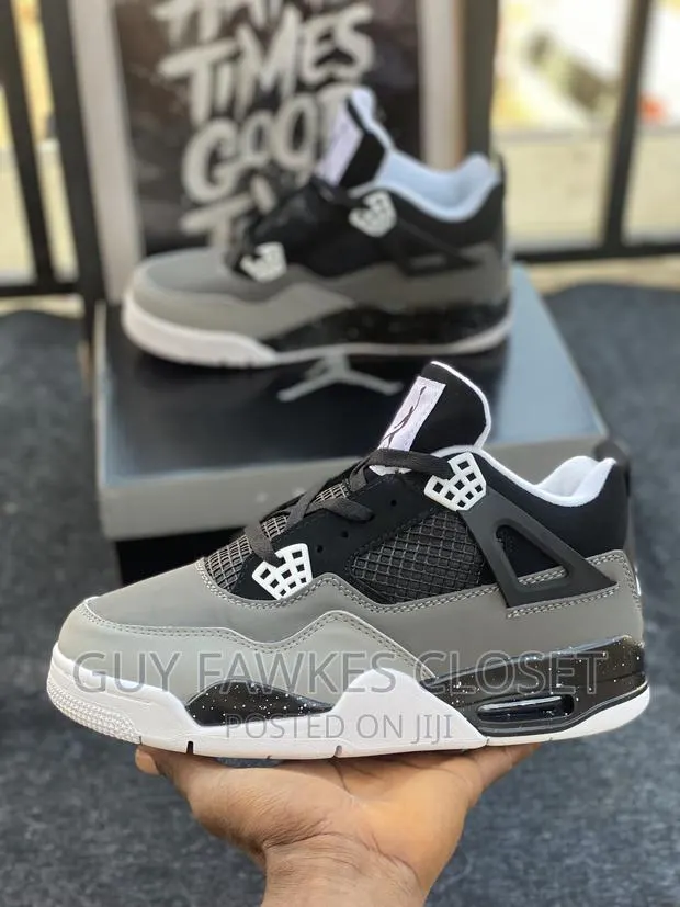 Air Jordan 4 Retro Fear Pack · Photo 1