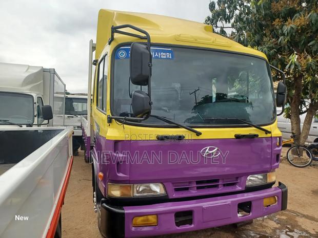 Hyundai 5ton Mega · Photo 3