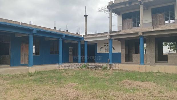 School With Big Compound for Sale · Photo 2