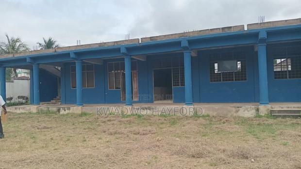 School With Big Compound for Sale · Photo 4