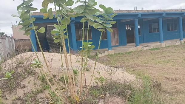 School With Big Compound for Sale · Photo 5