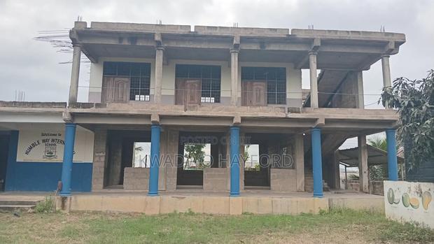 School With Big Compound for Sale · Photo 7