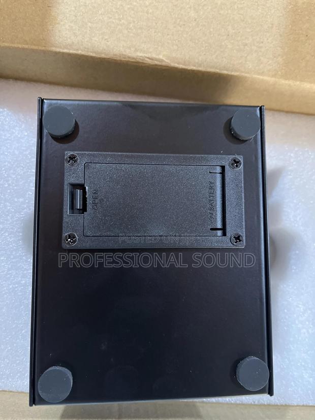 Professional Active 2-Channel Di-Box/Splitter · Photo 2