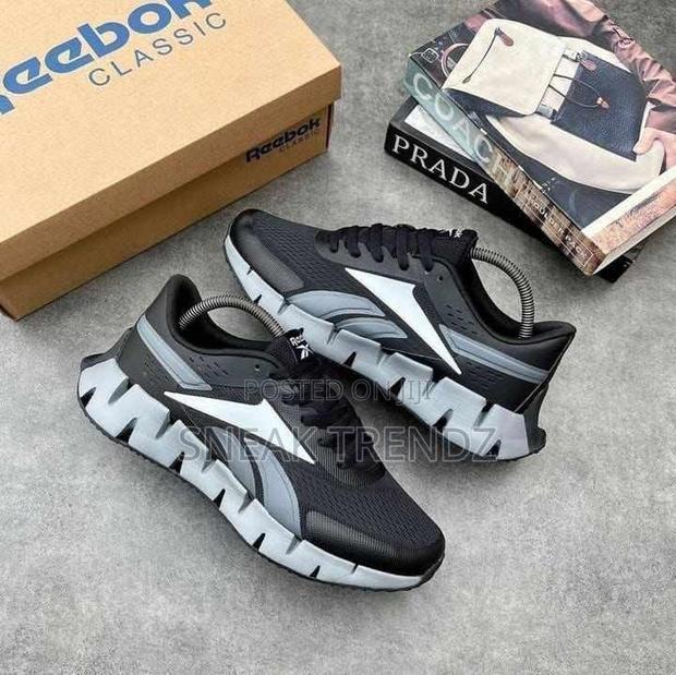 Original Reebok Classic Zig Black and Grey · Photo 1