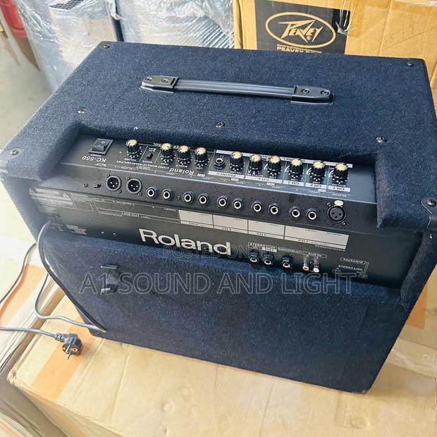 Roland Kc - 550 4 - Channels Mixing Keyboard Amplifier · Photo 3