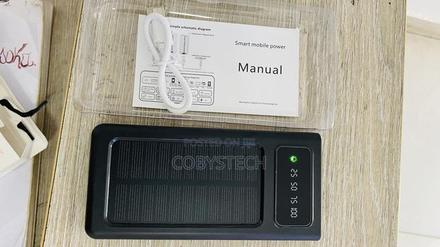 4-in-1 Cables Solar Power Bank - 30,000 Mah · Photo 3