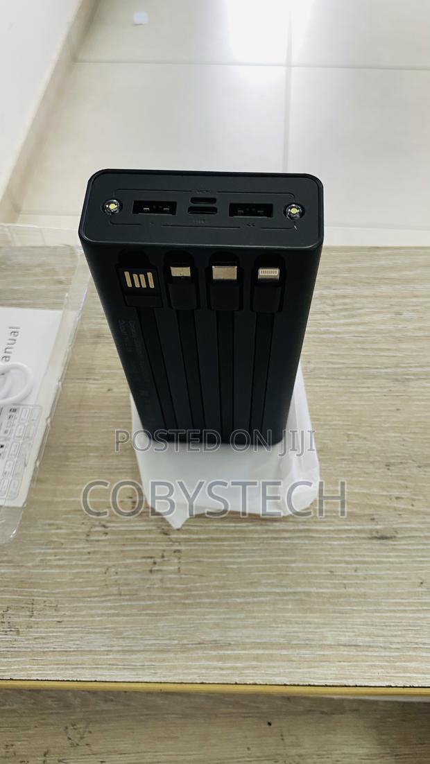 4-in-1 Cables Solar Power Bank - 30,000 Mah · Photo 2