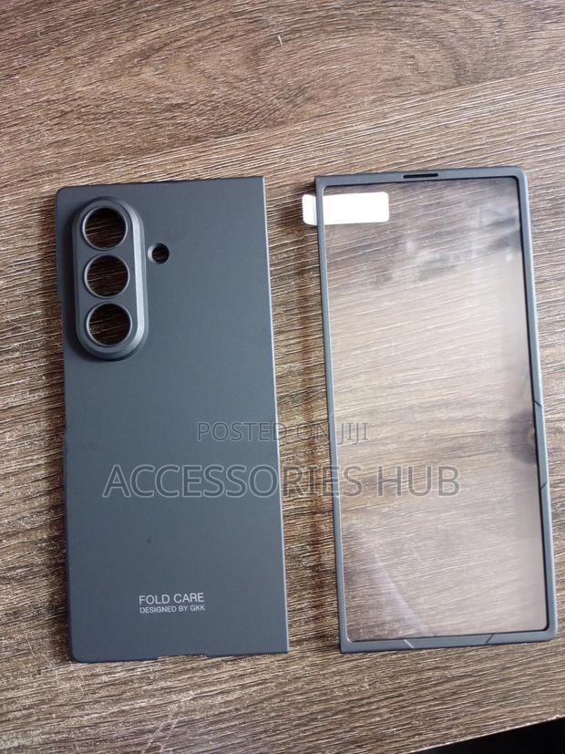 Z Fold 7 Case With Protector · Photo 1