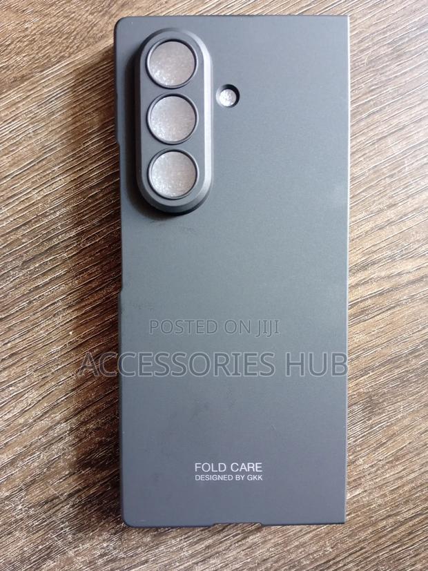 Z Fold 7 Case With Protector · Photo 2