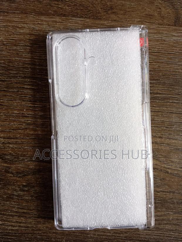 Z Fold 7 Transparent Case With Inbuilt Protector · Photo 2