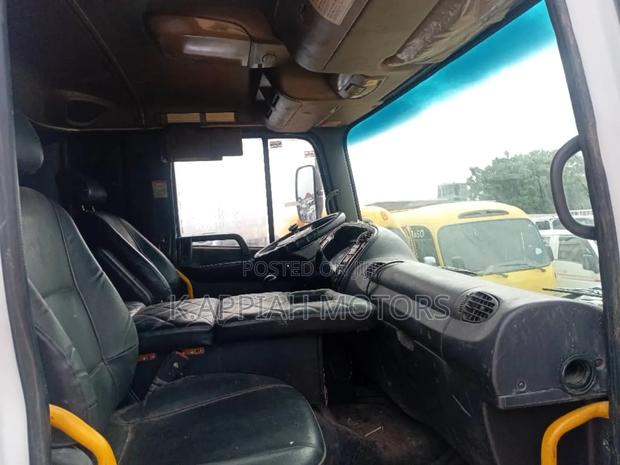 Hyundai Double Axle Truck · Photo 3