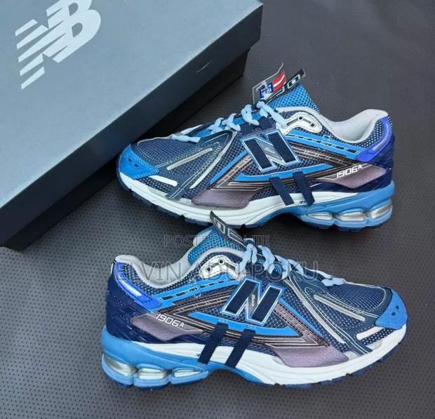 New Balance 1906 Sneaker in Different Colours , Swipe > · Photo 2
