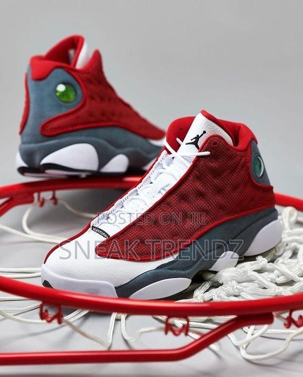 Air Jordan R13 Red · Photo 1