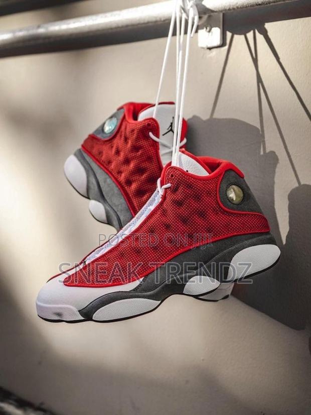 Air Jordan R13 Red · Photo 2