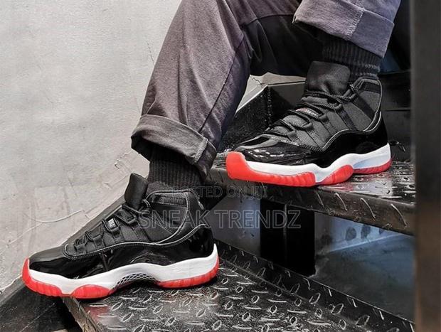 Air Jordan R 11 Black Mirror · Photo 2