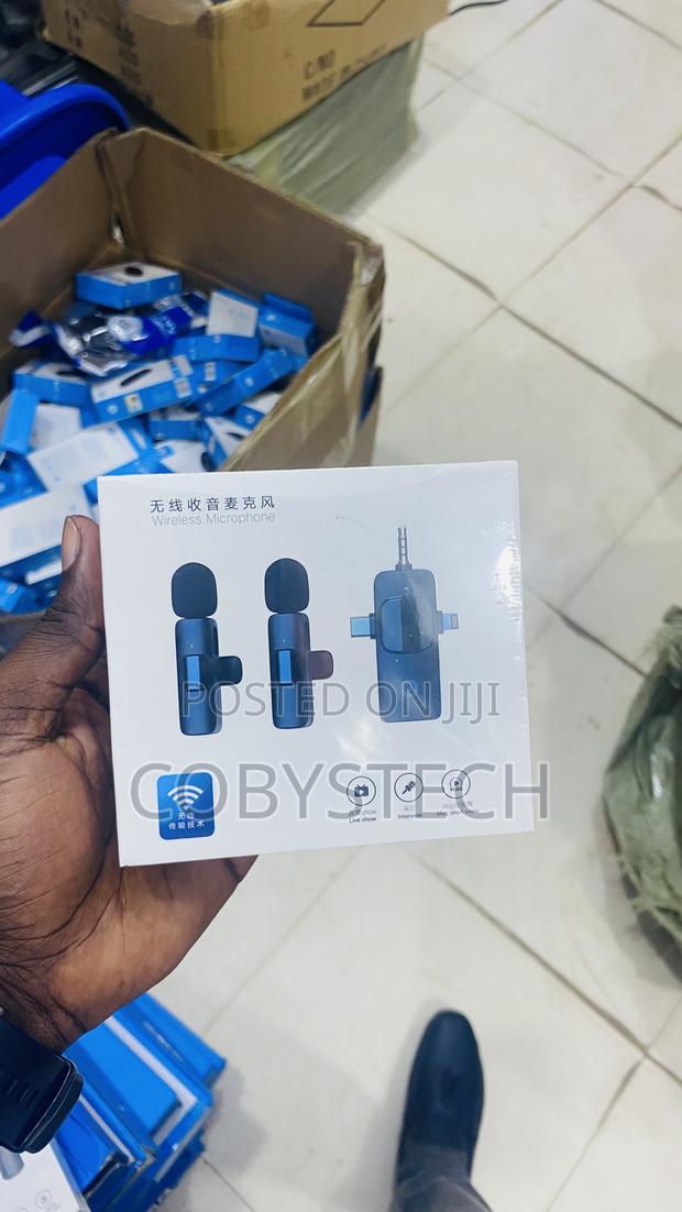 3-in-1 Dual Wireless Lapel Microphone · Photo 1