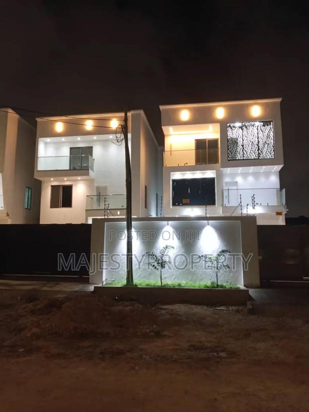 Newly Built 5bedrooms Self-Compound for Sale at Adiriganor · Photo 1
