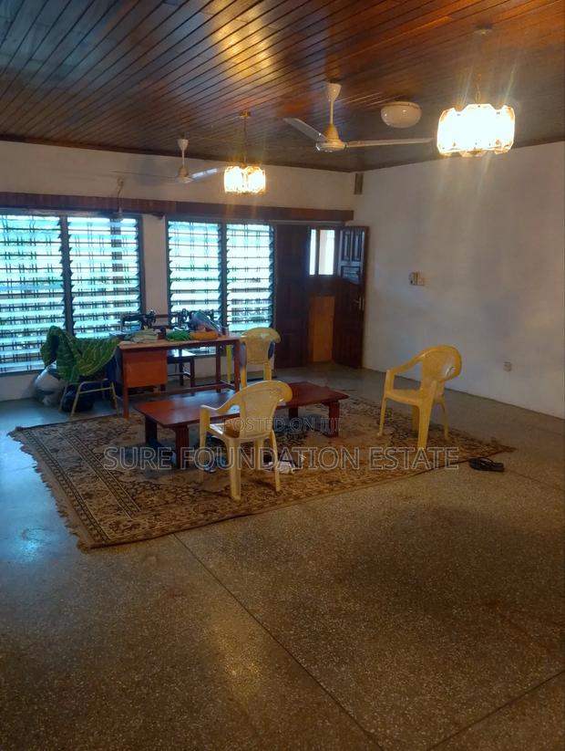 5bdrm House in Dansoman for sale · Photo 2