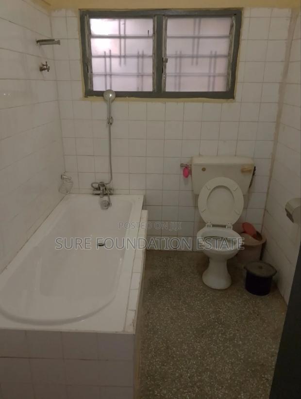 5bdrm House in Dansoman for sale · Photo 5