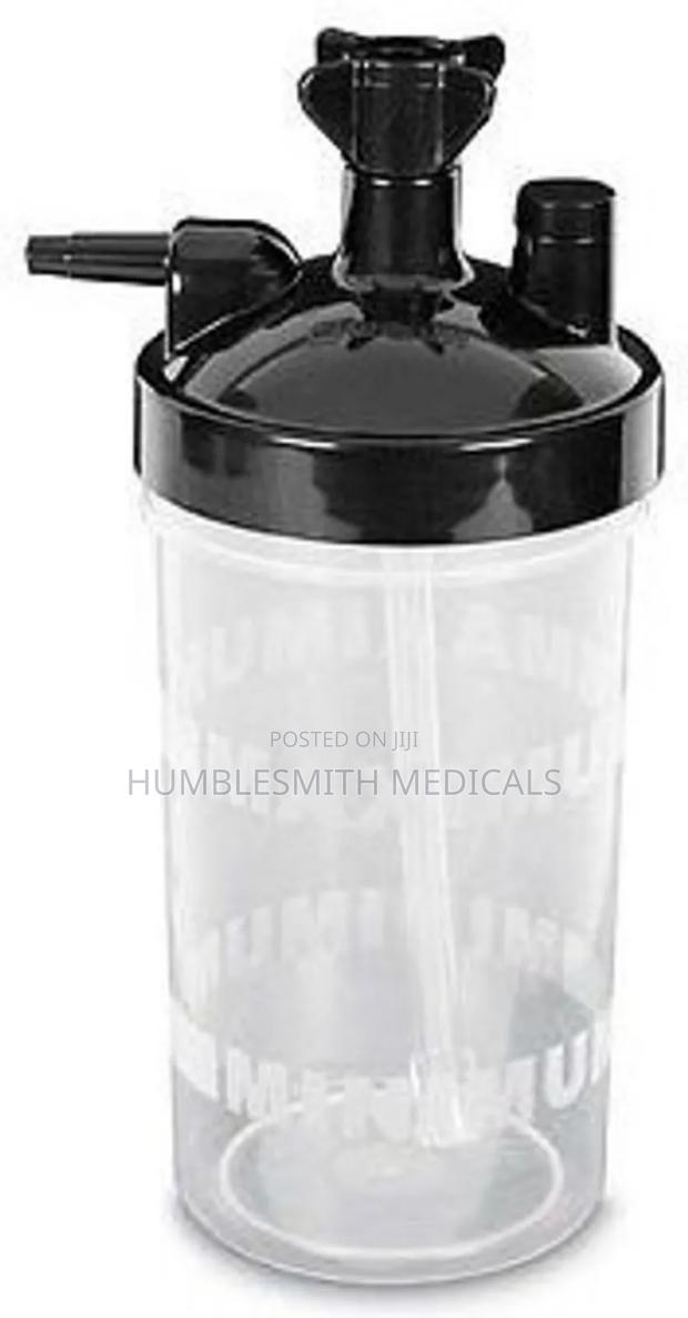 Humidifier Bottle for Oxygen Concentrators · Photo 1