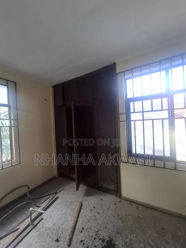 6bdrm House in Community 11, Tema Metropolitan for rent · Photo 6
