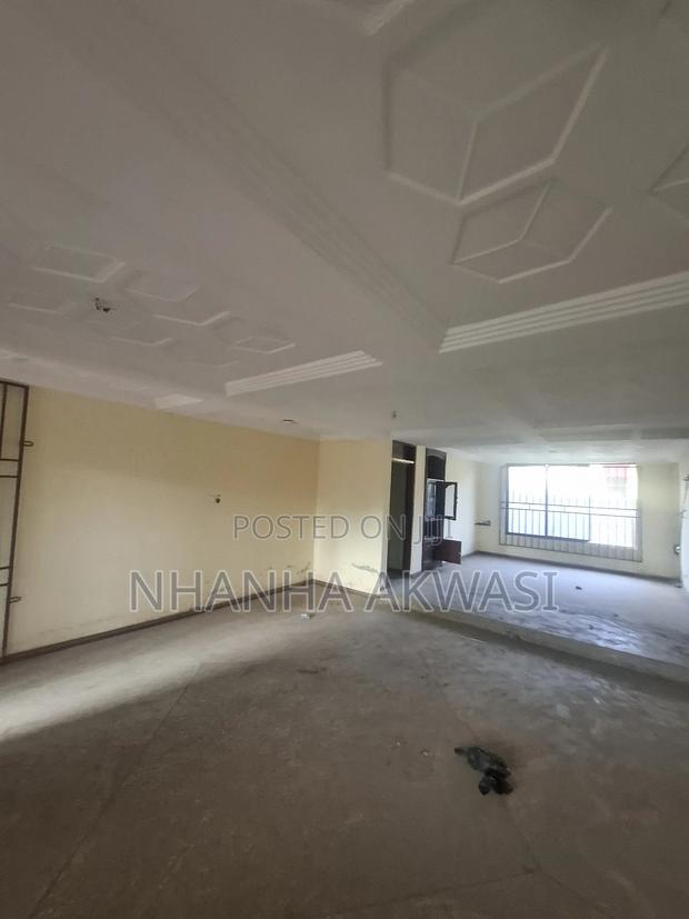 6bdrm House in Community 11, Tema Metropolitan for rent · Photo 7