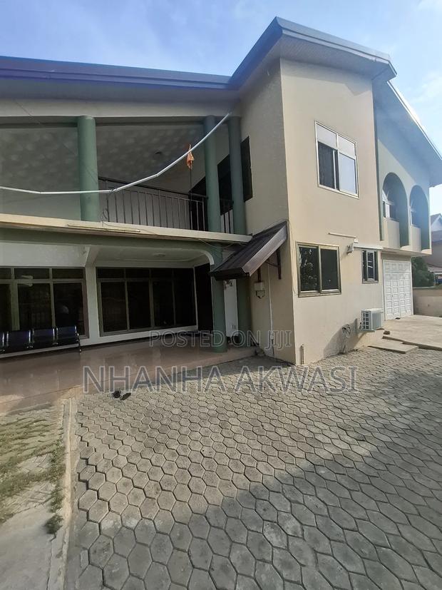 6bdrm House in Community 6, Tema Metropolitan for rent · Photo 3