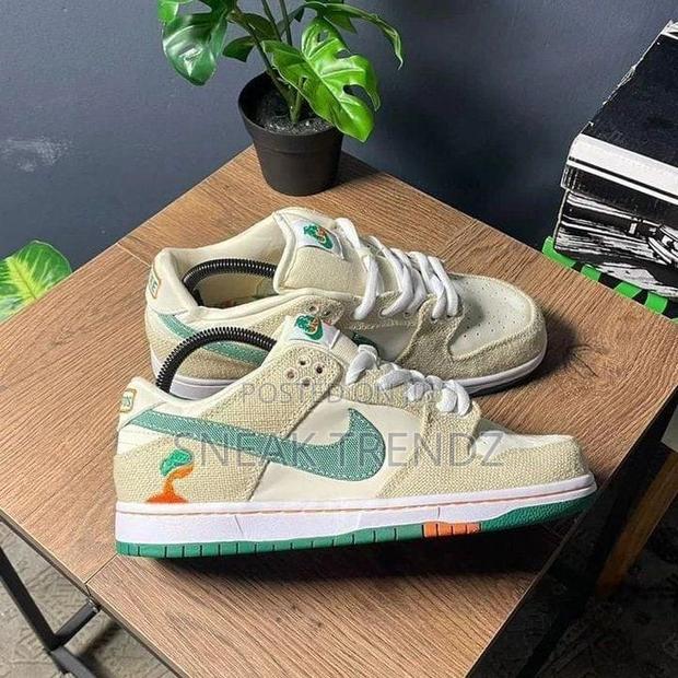 Nike Sb Dunk Low X Green Cream · Photo 1