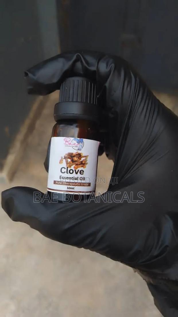 Clove Essential Oil (10ml) · Photo 1