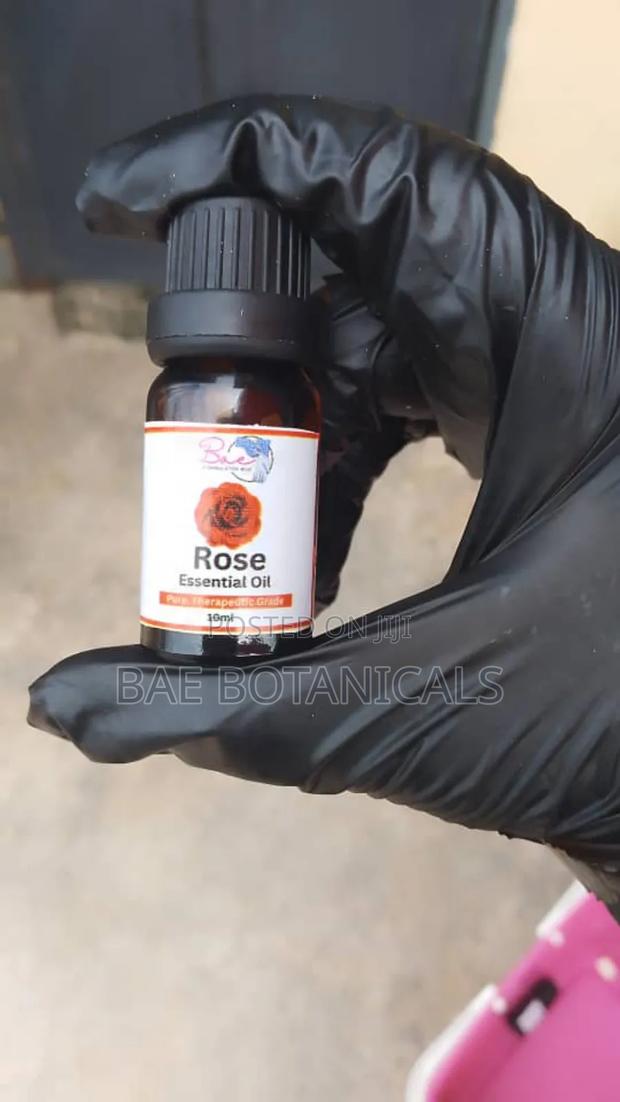 Clove Essential Oil (10ml) · Photo 5