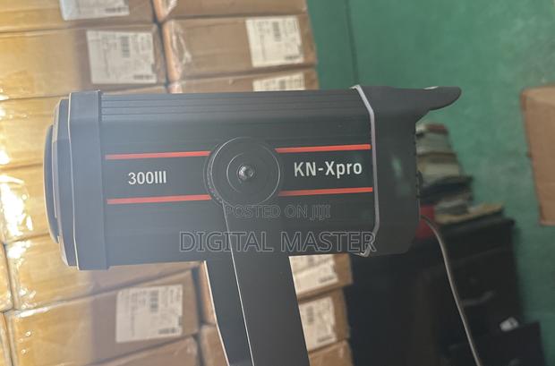 Kn-Xpro 300iii Bi-Colour Led Video Light · Photo 2
