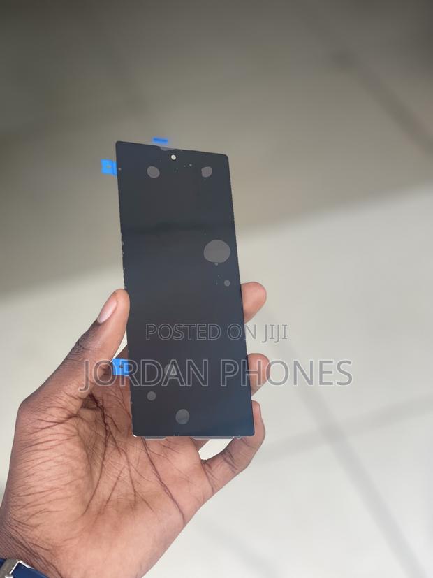 Samsung Galaxy Fold 6 Front Screen · Photo 3
