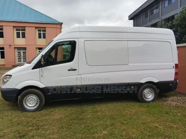 Mercedes-Benz Sprinter 2011 White · Photo 1