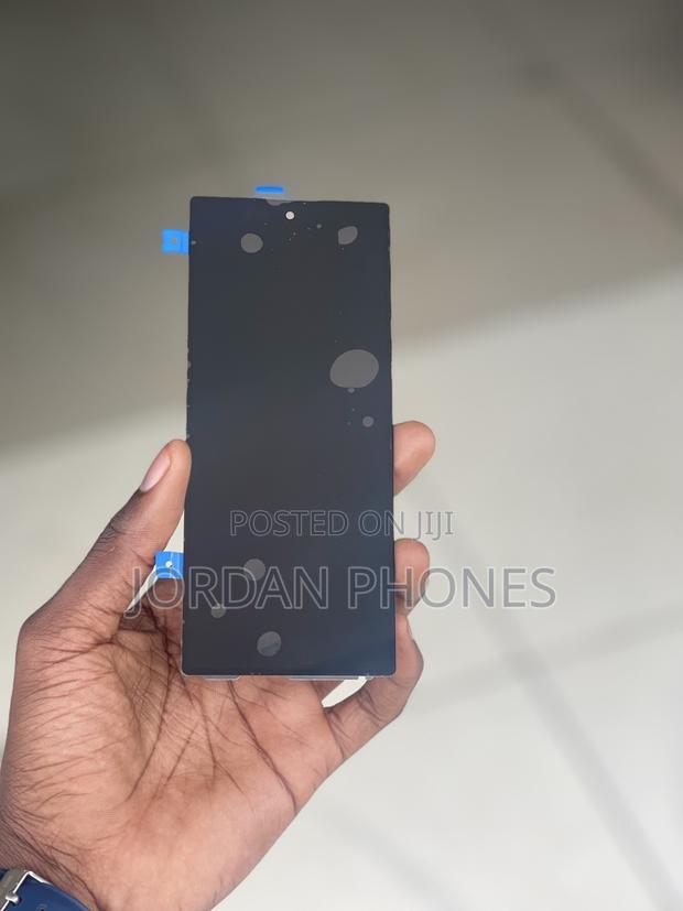 Galaxy Z Fold 6 Front Screen · Photo 3