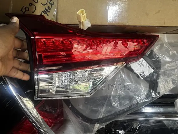 2016-2022 Toyota Rush Boot Light Pair · Photo 1