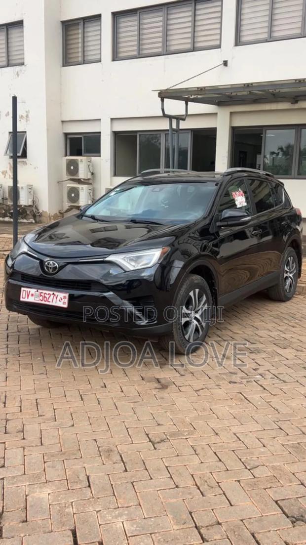 Toyota RAV4 LE AWD (2.5L 4cyl 6A) 2017 Black · Photo 3