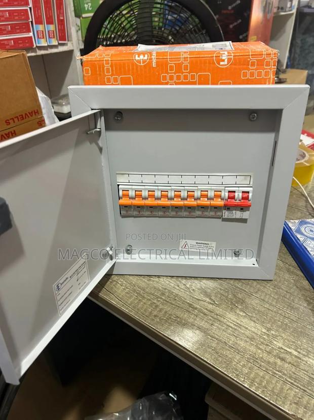 Metallo 4way Main Switch · Photo 1
