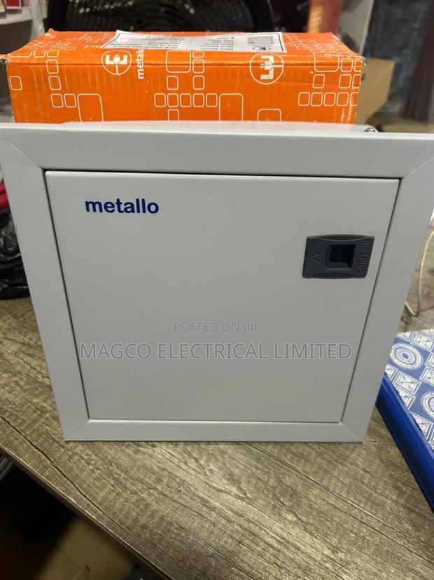Metallo 4way Main Switch · Photo 2