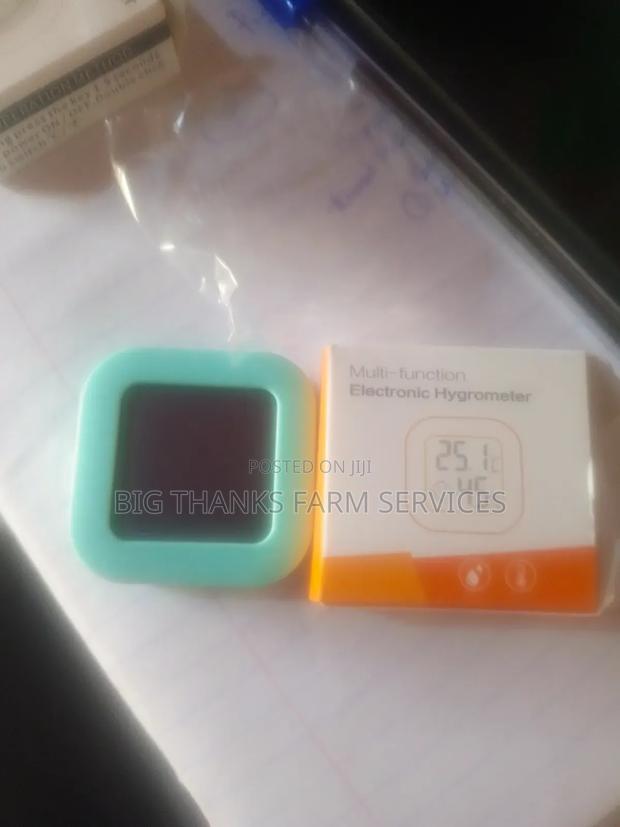 Simple Thermometer/Hygrometer · Photo 1