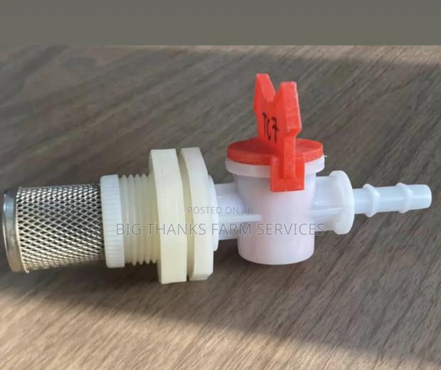 Rabbits Drinker Valve Set With Sieve · Photo 1