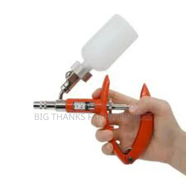 Automatic Syringe For Animals · Photo 1