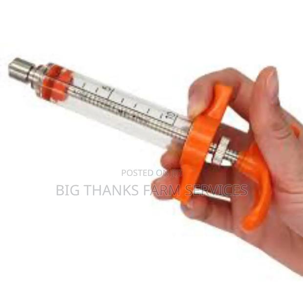 Automatic Syringe For Animals · Photo 2
