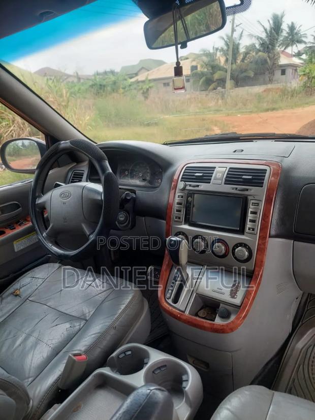 Kia Combi 2006 Black · Photo 8