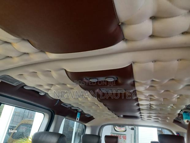 Hyundai Starex 2011 Yellow · Photo 8